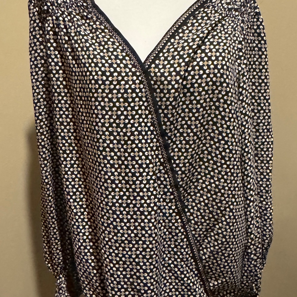Max Studio Black and White Blouse